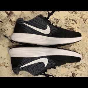 Nike revolution 3 women’s